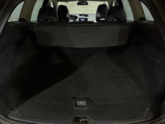 Volvo XC60 2.4 D5 AWD R-Design 205pk 2010, 66-NKX-7