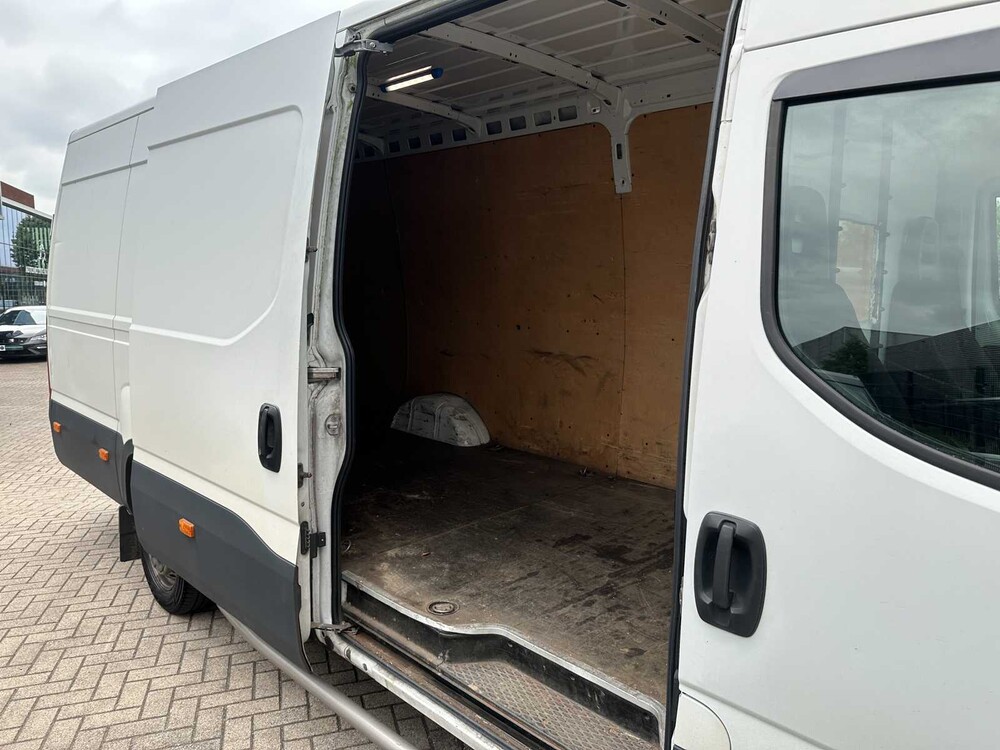 Iveco Daily 35S11V 2.3 410 H3 106pk 2016 (Origineel-NL) Automaat, VT-330-S