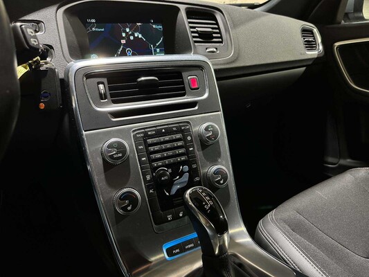 Volvo V60 2.4 D5 Twin Engine Special Edition 163hp 2015, NH-759-L