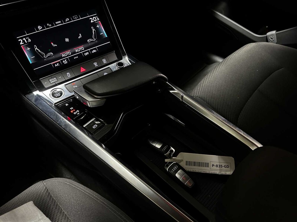 Audi e-tron Sportback 55 quattro edition 95 kWh 408pk 2022 (Origineel-NL + 1e eigenaar), P-835-GD