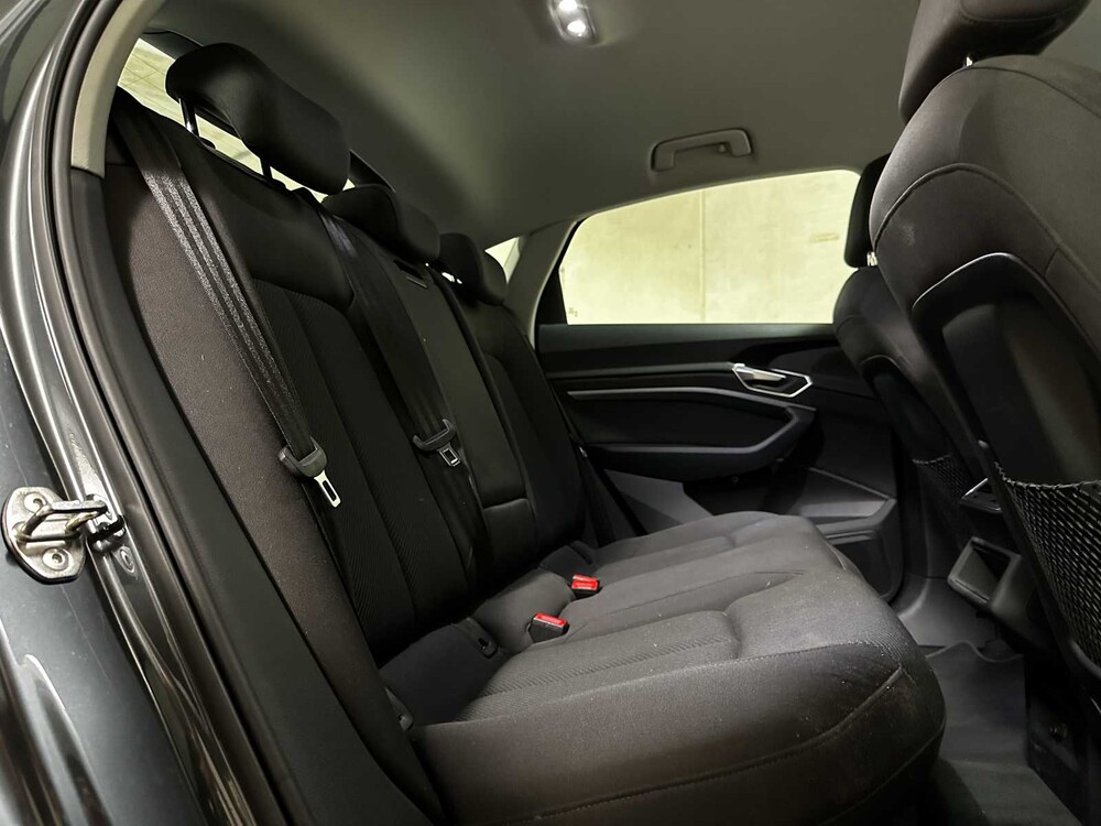 Audi e-tron Sportback 55 quattro edition 95 kWh 408pk 2022 (Origineel-NL + 1e eigenaar), P-835-GD