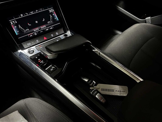 Audi e-tron Sportback 55 quattro edition 95 kWh 408pk 2022 (Origineel-NL + 1e eigenaar), P-835-GD