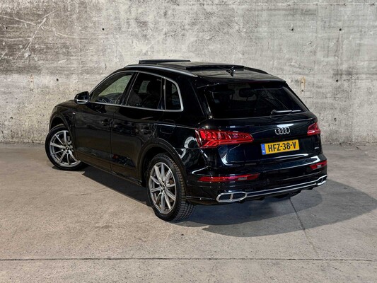 Audi Q5 55 TFSI e quattro Competition 367 PS 2020, HFZ-38-V