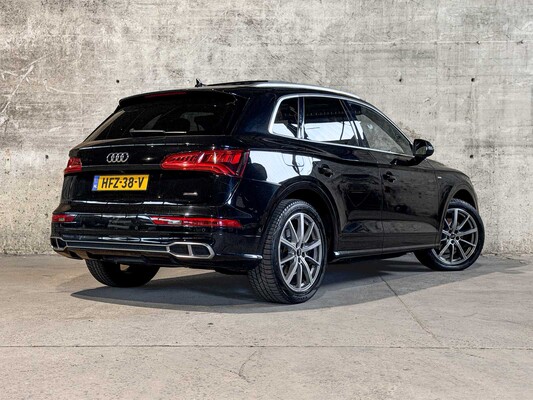 Audi Q5 55 TFSI e quattro Competition 367pk 2020, HFZ-38-V