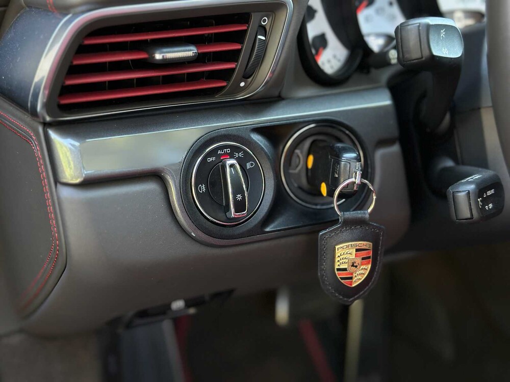 Porsche 911 Turbo S Cabriolet 991 3,8 6-Zylinder Cabrio 560 PS 2014 (Original-NL), niederländische Zulassung