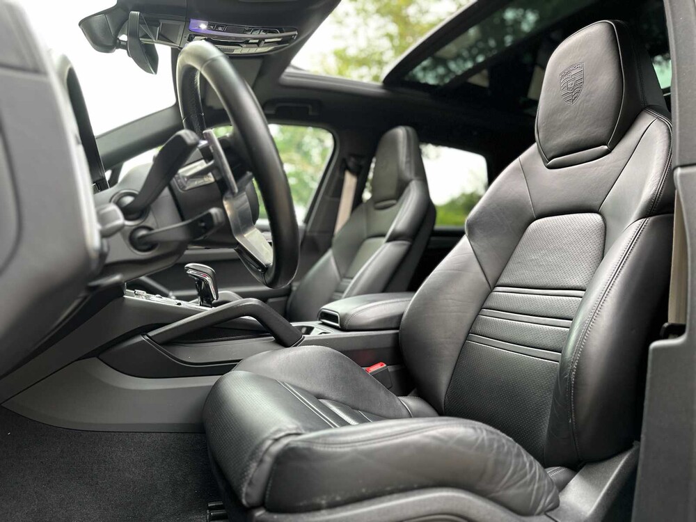 Porsche Cayenne E-Hybrid Platinum Edition 3.0 V6 462pk 2023 (Origineel-NL), NL-kenteken -Sport-Chrono-
