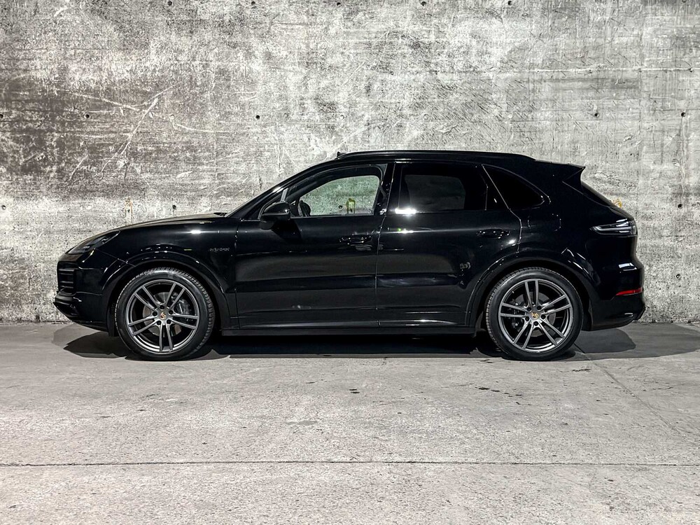 Porsche Cayenne E-Hybrid Platinum Edition 3.0 V6 462pk 2023 (Origineel-NL), NL-kenteken -Sport-Chrono-
