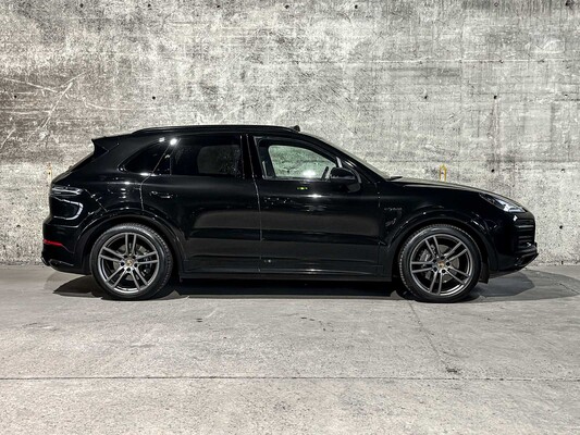 Porsche Cayenne E-Hybrid Platinum Edition 3.0 V6 462pk 2023 (Origineel-NL), NL-kenteken -Sport-Chrono-