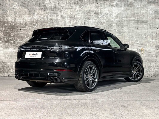 Porsche Cayenne E-Hybrid Platinum Edition 3.0 V6 462pk 2023 (Origineel-NL), NL-kenteken -Sport-Chrono-