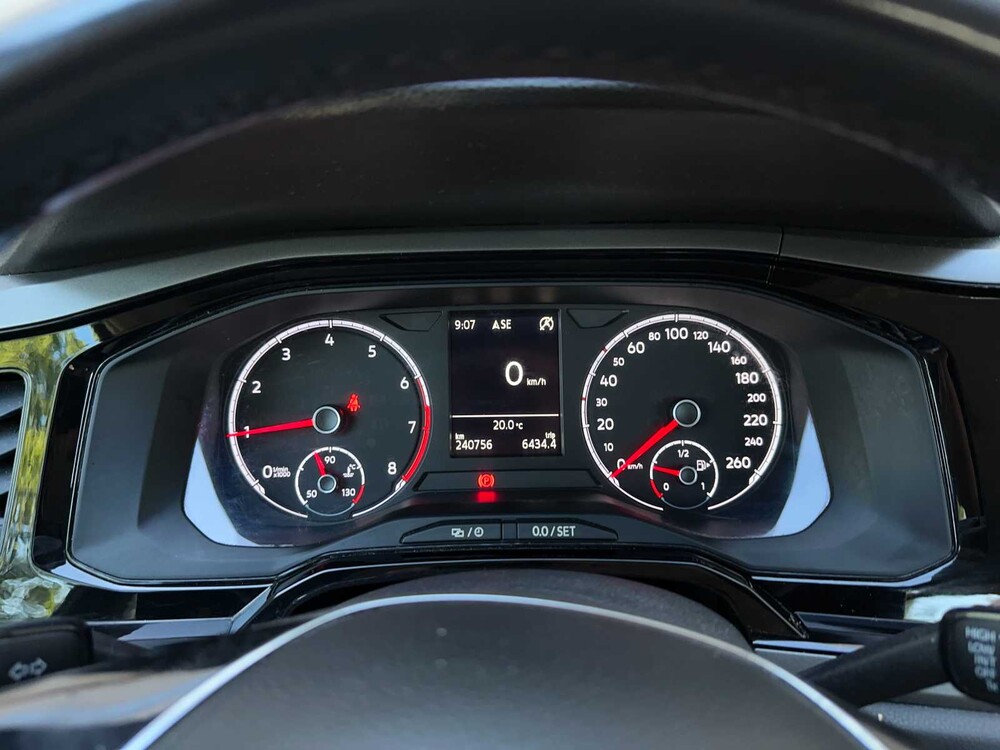 Volkswagen Polo 1.0 TSI Beats 95hp 2018 (Original-NL), SV-303-S
