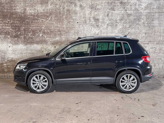 Volkswagen Tiguan 2.0 TSI Track&Field 4Motion 200pk 2008, L-775-LG