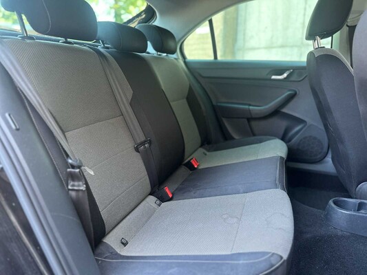 Skoda Rapid 1.2 TSI Greentech Elegance Businessline 105pk 2013 (Origineel-NL + 1e eigenaar), 86-ZSB-4