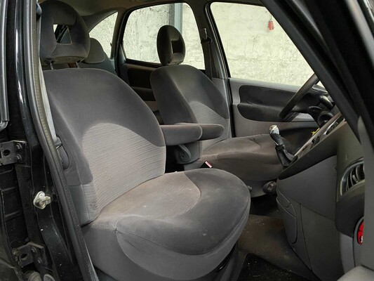 Citroen - Xsara Picasso - 1.6i Attraction