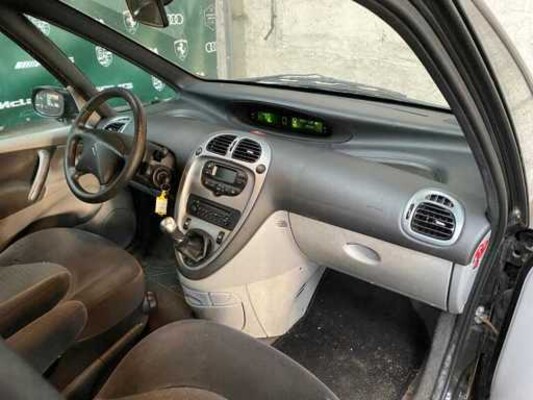 Citroen - Xsara Picasso - 1.6i Attraction