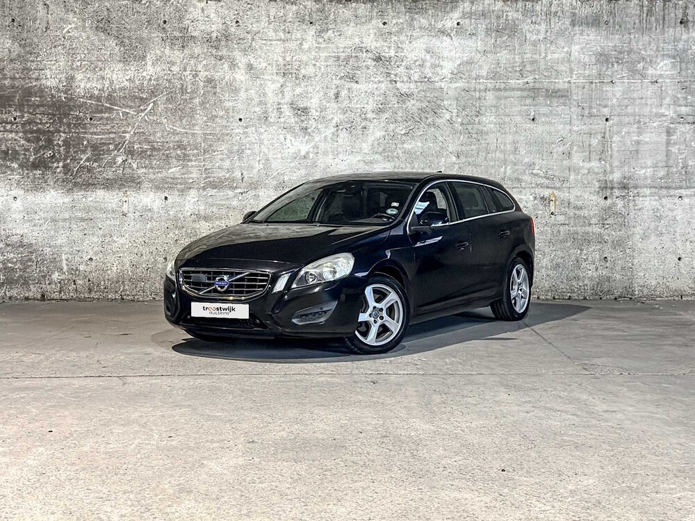 Volvo V60 2.0T Momentum 203hp 2011 (Original-NL) Automatic, 58-NXR-8