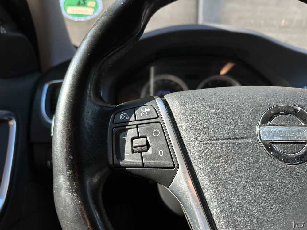 Volvo V60 2.0T Momentum 203pk 2011 (Origineel-NL) Automaat, 58-NXR-8