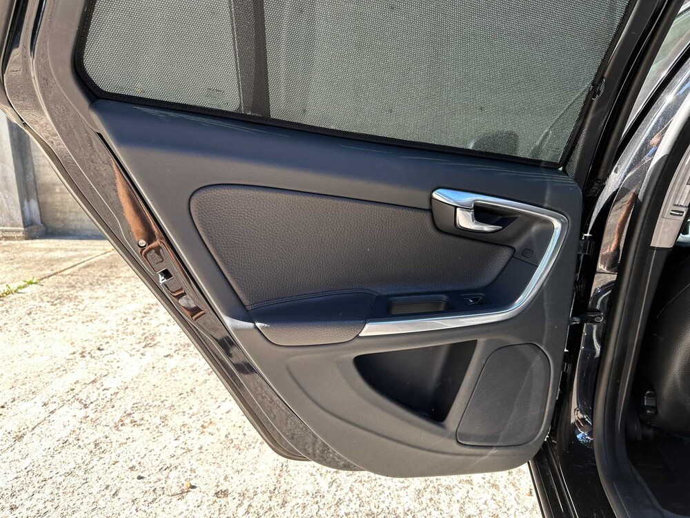 Volvo V60 2.0T Momentum 203pk 2011 (Origineel-NL) Automaat, 58-NXR-8