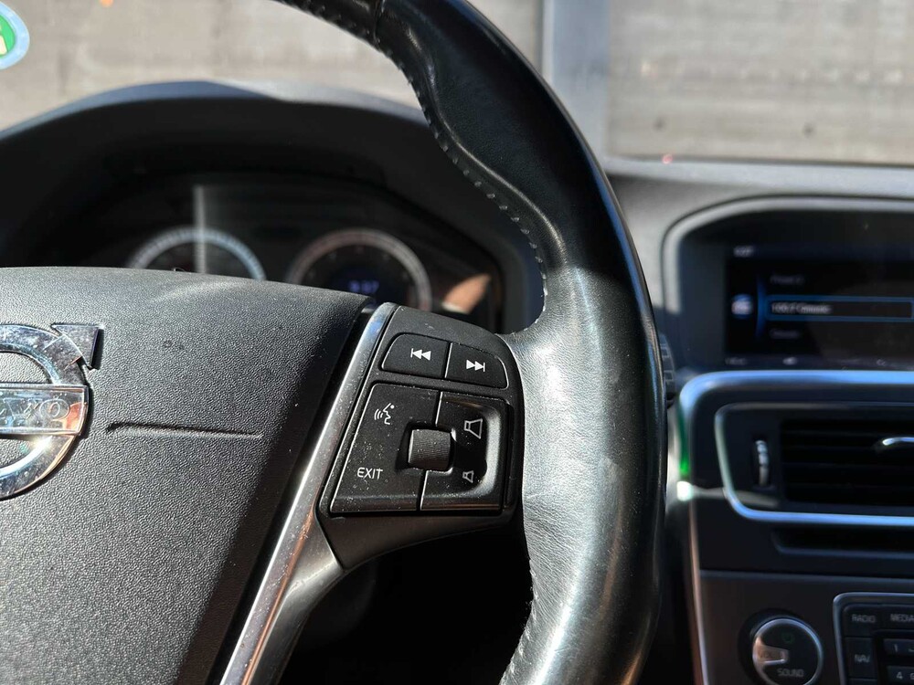 Volvo V60 2.0T Momentum 203pk 2011 (Origineel-NL) Automaat, 58-NXR-8