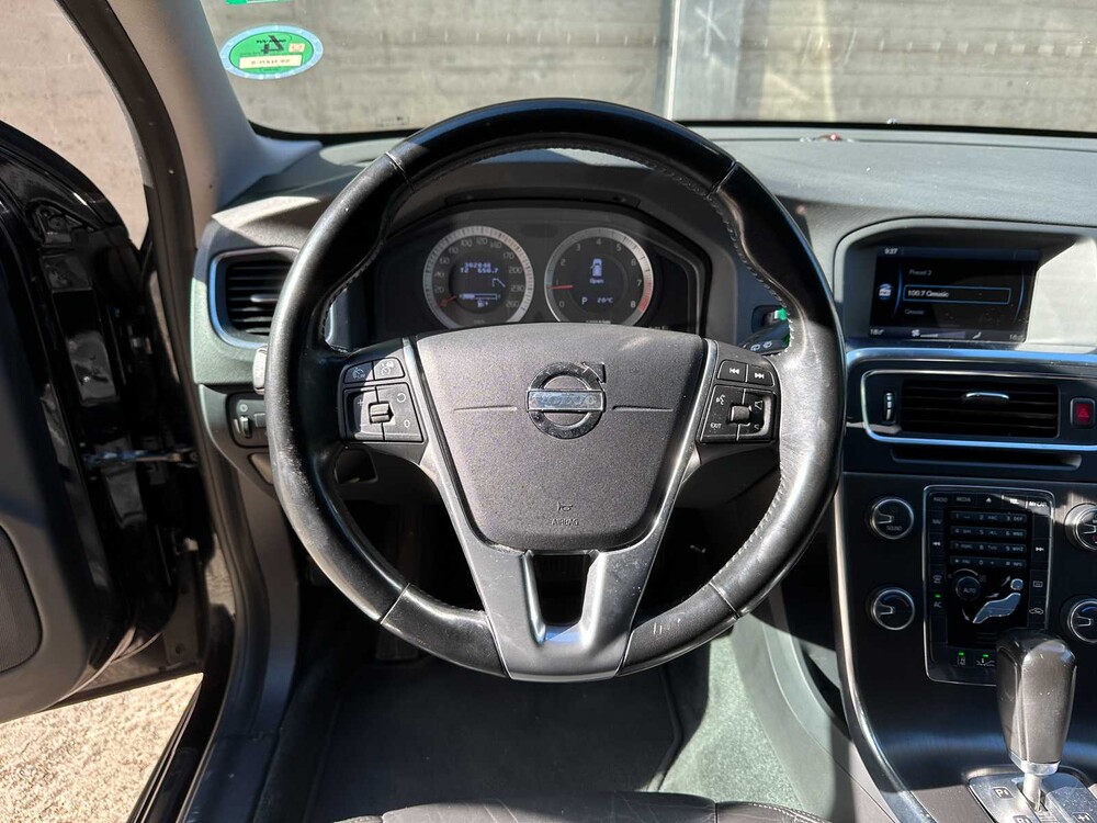 Volvo V60 2.0T Momentum 203pk 2011 (Origineel-NL) Automaat, 58-NXR-8
