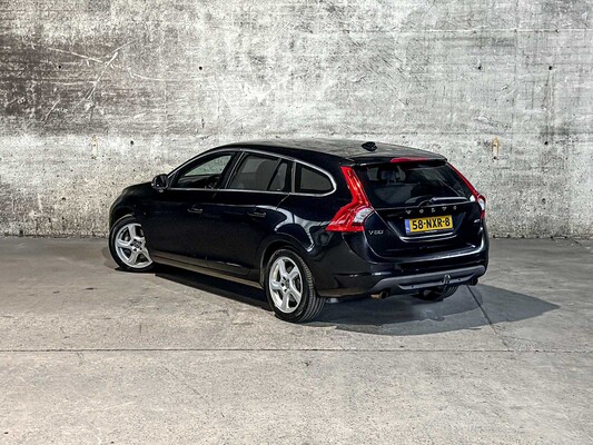 Volvo V60 2.0T Momentum 203pk 2011 (Origineel-NL) Automaat, 58-NXR-8