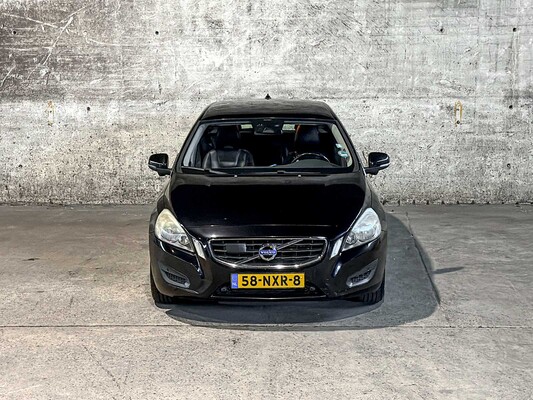 Volvo V60 2.0T Momentum 203pk 2011 (Origineel-NL) Automaat, 58-NXR-8
