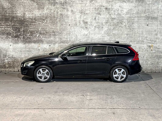 Volvo V60 2.0T Momentum 203pk 2011 (Origineel-NL) Automaat, 58-NXR-8