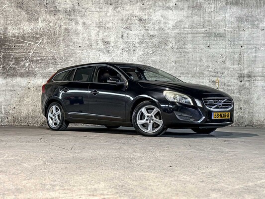 Volvo V60 2.0T Momentum 203pk 2011 (Origineel-NL) Automaat, 58-NXR-8