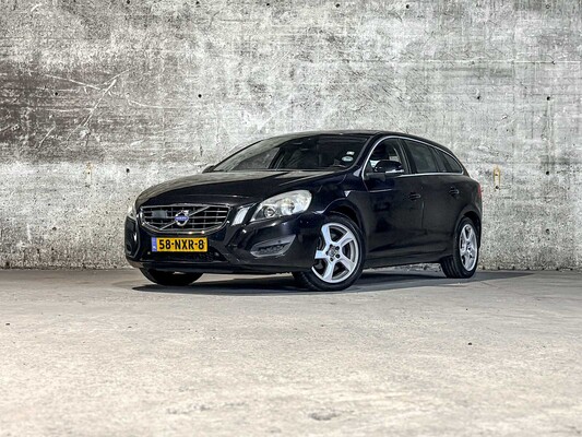 Volvo V60 2.0T Momentum 203pk 2011 (Origineel-NL) Automaat, 58-NXR-8