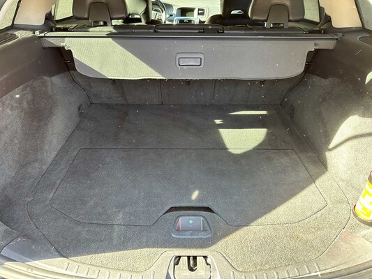 Volvo V60 2.0T Momentum 203pk 2011 (Origineel-NL) Automaat, 58-NXR-8