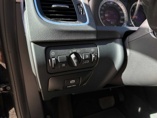 Volvo V60 2.0T Momentum 203pk 2011 (Origineel-NL) Automaat, 58-NXR-8