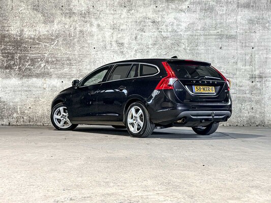 Volvo V60 2.0T Momentum 203pk 2011 (Origineel-NL) Automaat, 58-NXR-8