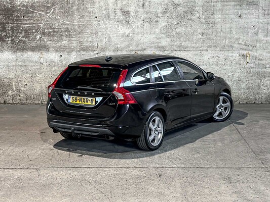 Volvo V60 2.0T Momentum 203pk 2011 (Origineel-NL) Automaat, 58-NXR-8