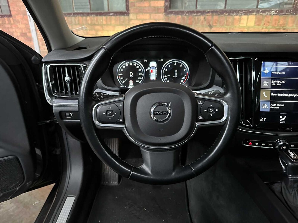 Volvo V60 2.0 T4 Momentum Proline 188pk 2019 (Original-NL), ZP-740-L