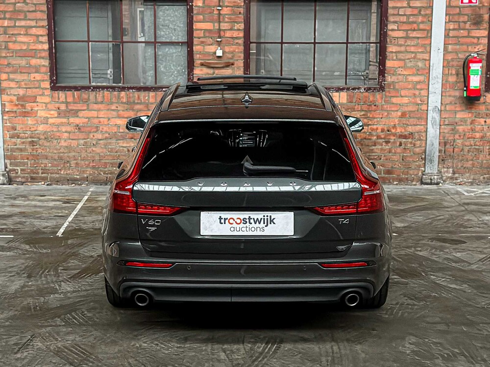 Volvo V60 2.0 T4 Momentum Proline 188pk 2019 (Original-NL), ZP-740-L
