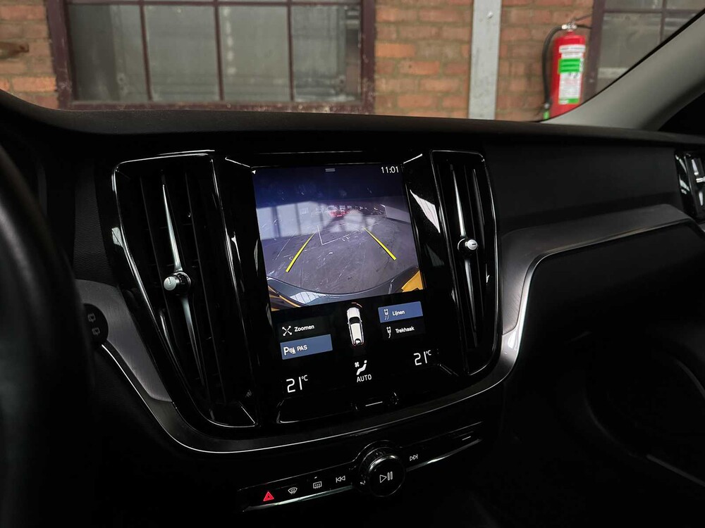 Volvo V60 2.0 T4 Momentum Proline 188pk 2019 (Original-NL), ZP-740-L