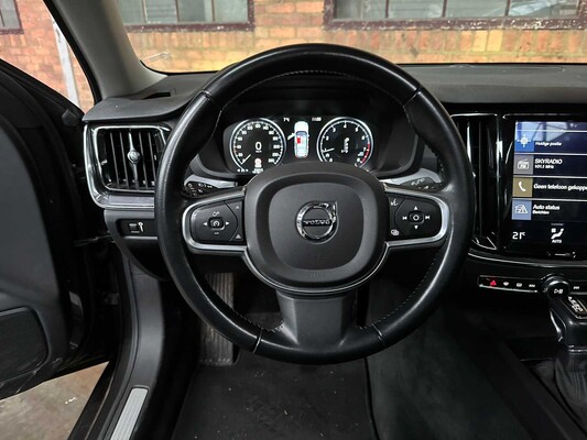 Volvo V60 2.0 T4 Momentum Proline 188pk 2019 (Original-NL), ZP-740-L