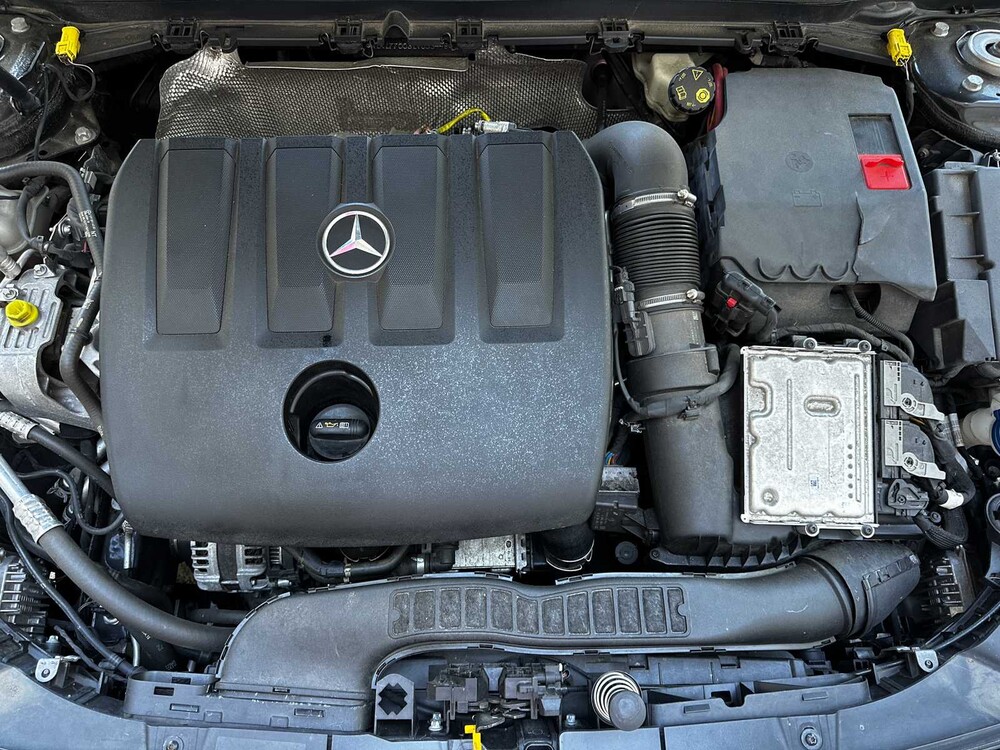 Mercedes-Benz A180 d Business Solution AMG 116pk 2019 A-klasse, L-277-BV