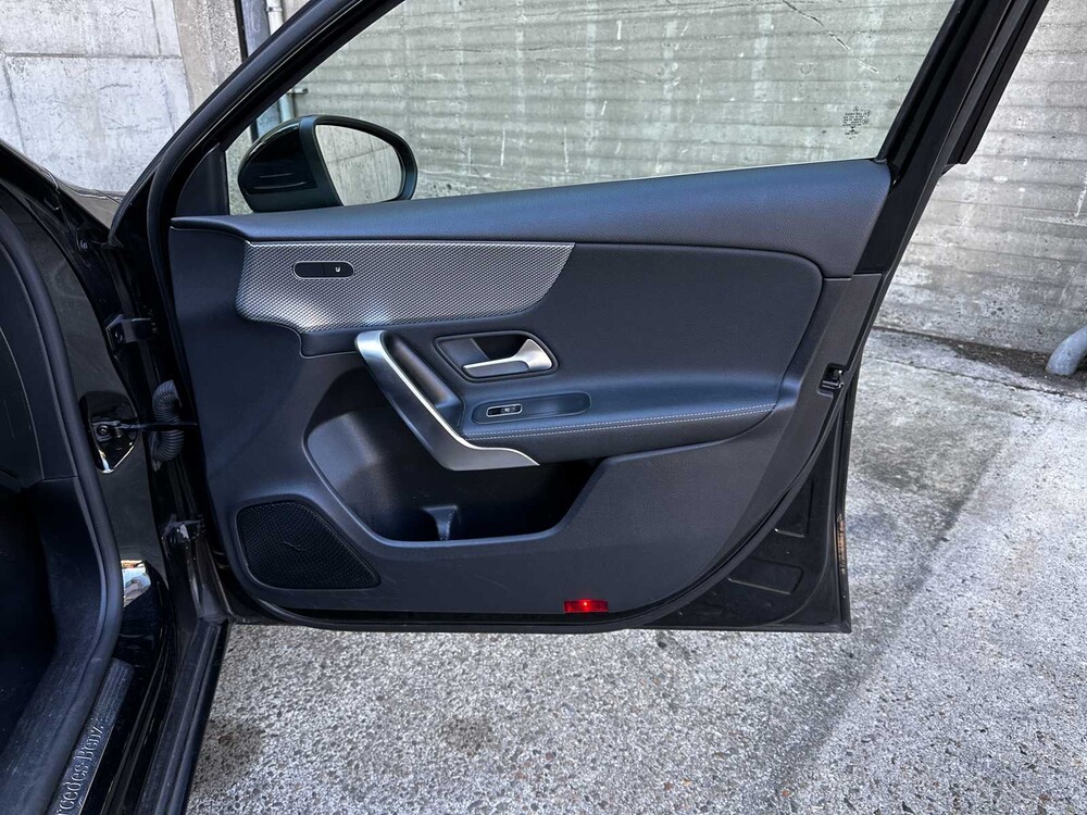Mercedes-Benz A180 d Business Solution AMG 116pk 2019 A-klasse, L-277-BV