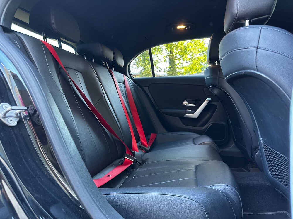 Mercedes-Benz A180 d Business Solution AMG 116pk 2019 A-klasse, L-277-BV
