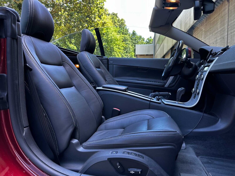 Volvo C70 Convertible 2.5 T5 Tourer 230pk 2011 (Origineel-NL), 92-SJJ-8