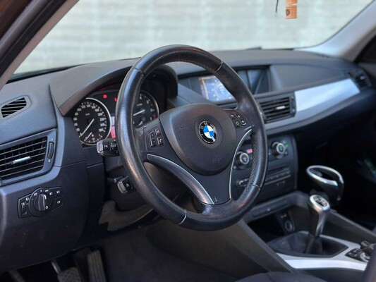 BMW X1 sDrive18i Executive 150pk 2010 (Origineel-NL), 94-LLB-1