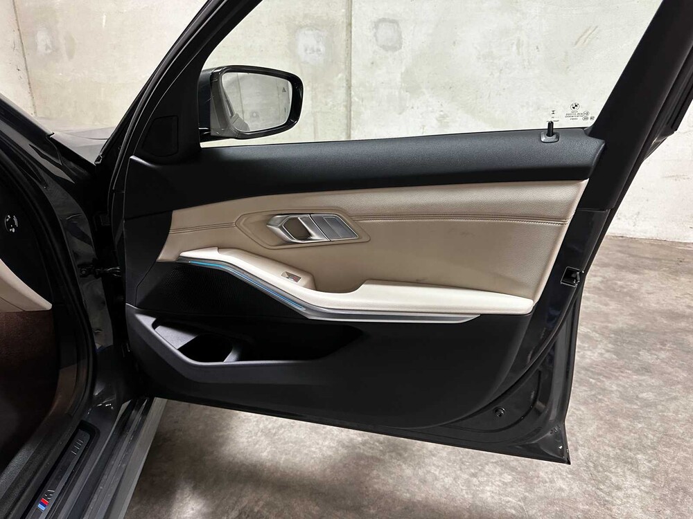BMW 330e Touring 3-serie 292pk 2025 (Origineel-NL + 1e eigenaar), JGL-92-H