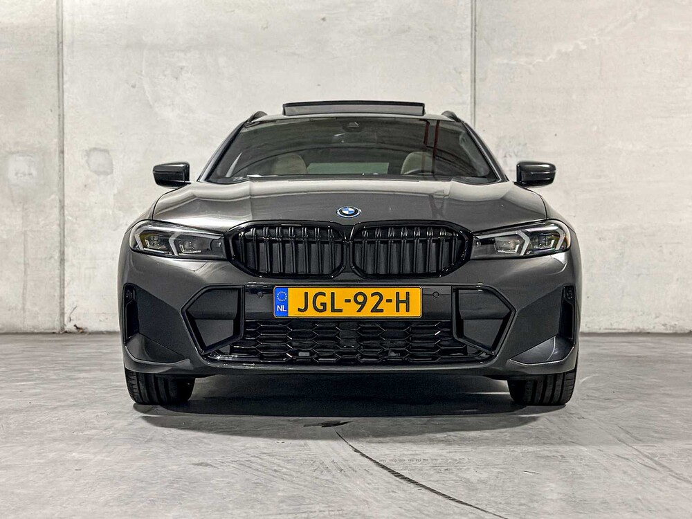 BMW 330e Touring 3-serie 292pk 2025 (Origineel-NL + 1e eigenaar), JGL-92-H
