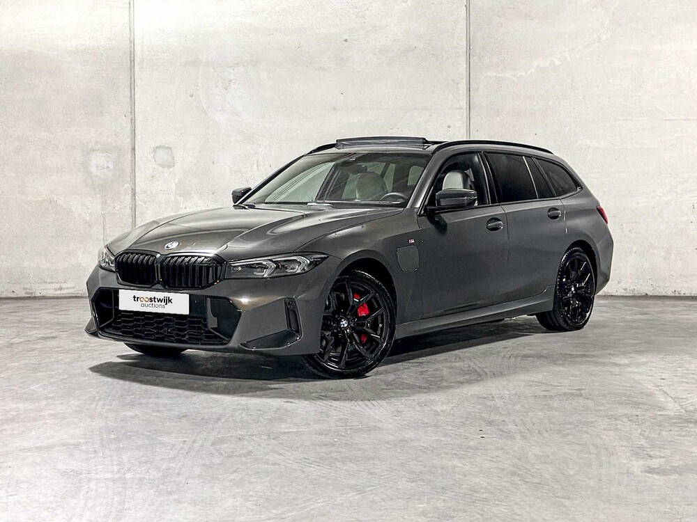 BMW 330e Touring 3-serie 292pk 2025 (Origineel-NL + 1e eigenaar), JGL-92-H