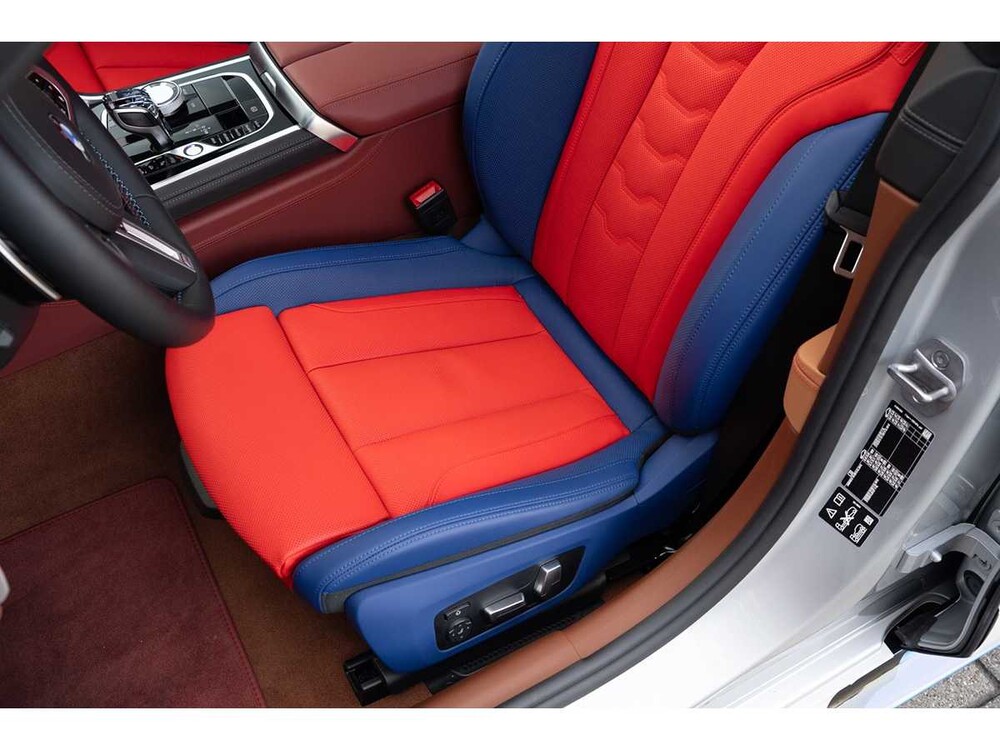 BMW M850i Gran Coupé 4.4 V8 xDrive -The 8 X Jeff Koons- M-Performance 530pk 2023 (1 van 99) (NEW) 8-Serie (Origineel-NL + 1e Eigenaar)