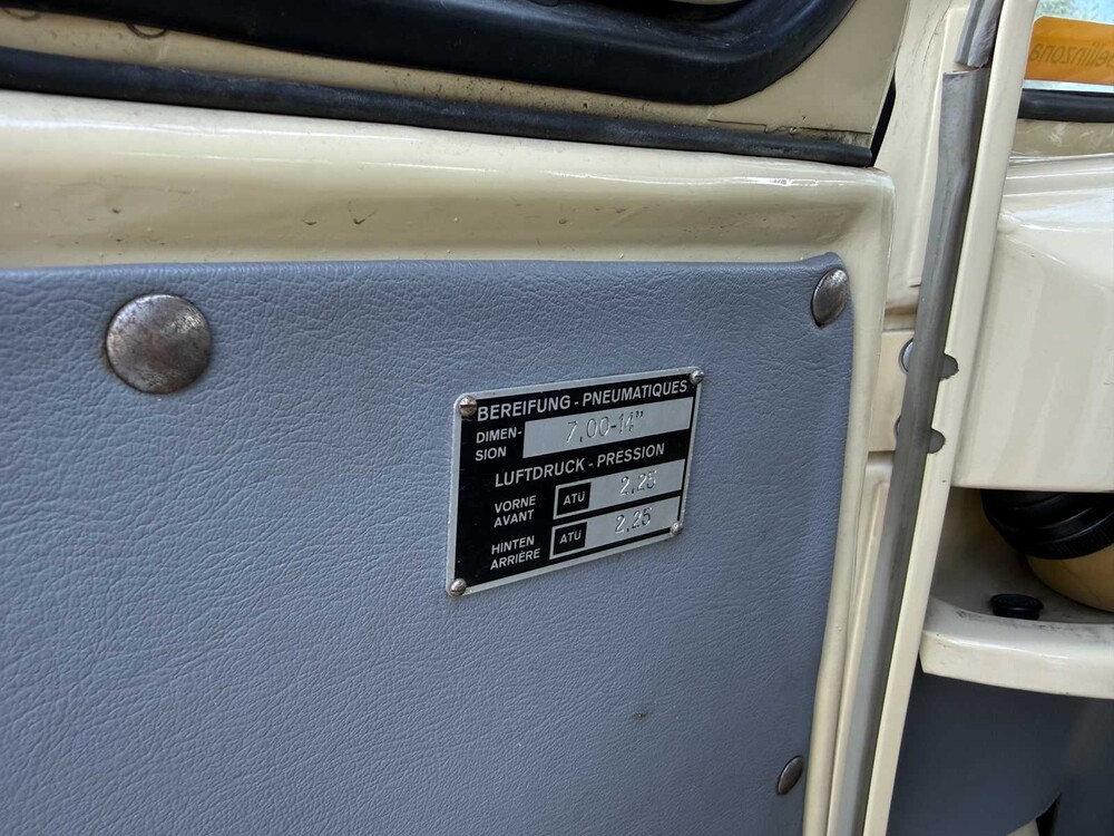 NO RESERVE: Volkswagen T1 Ambulance Transporter 1500-27 1965, BE-02-41