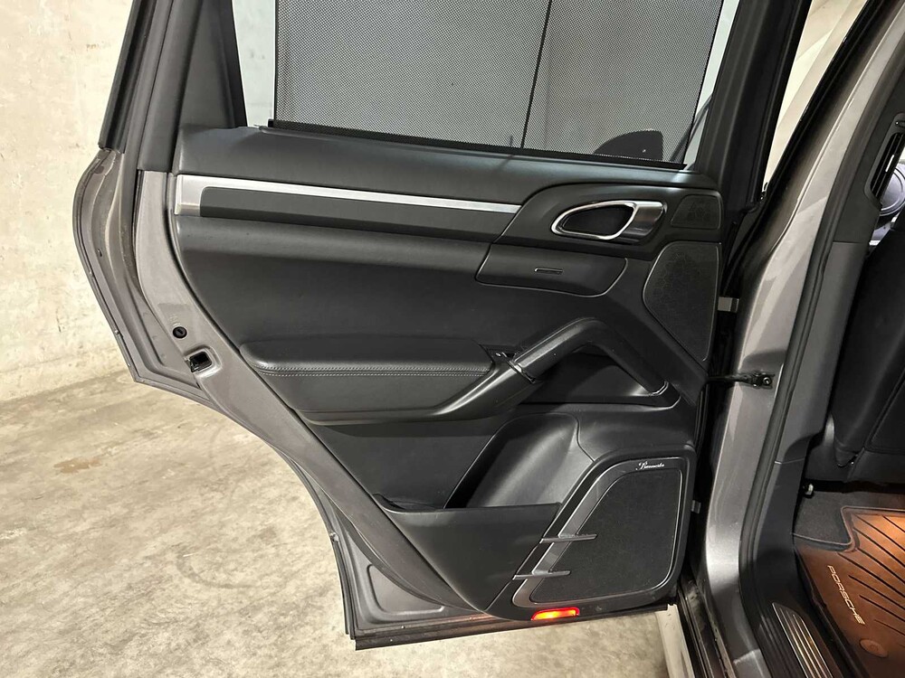Porsche Cayenne Turbo 4,8 V8 500 PS 2010, JF-108-D