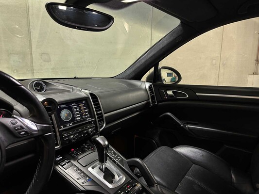 Porsche Cayenne Turbo 4.8 V8 500pk 2010, JF-108-D
