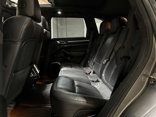 Porsche Cayenne Turbo 4.8 V8 500pk 2010, JF-108-D