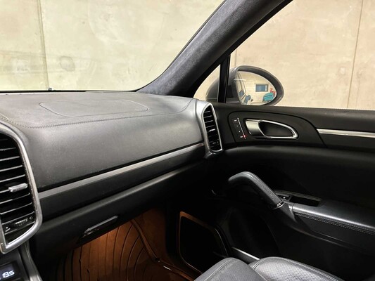 Porsche Cayenne Turbo 4.8 V8 500pk 2010, JF-108-D
